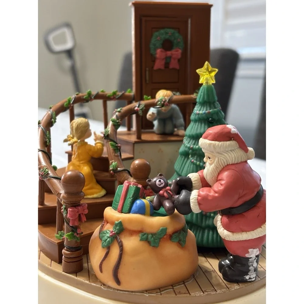 Twas the Night Before Christmas Lighted Action Musical House of Lloyd 1989